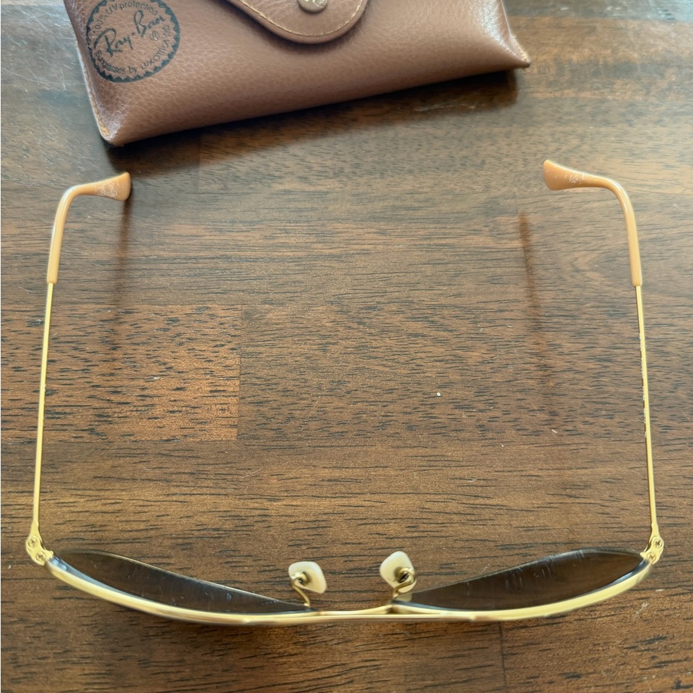 Woman’s Gold Rim Ray-Ban Aviator - Picture 3 of 5